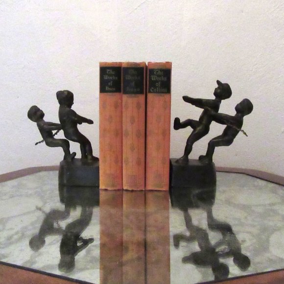 Vintage bronze bookends - children playing - "tug of war" -  bronze figurines - Picture 10 of 10